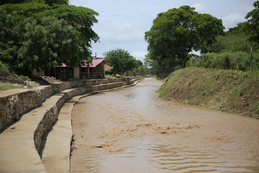 C.R.A. entregó obras de recuperación del arroyo El Pantano, en Manatí