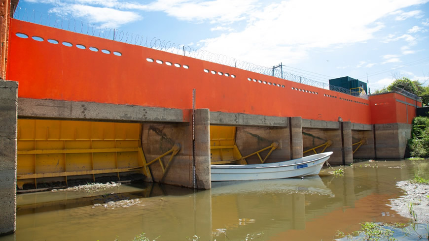 C.R.A. realizó mantenimiento y adecuación de compuertas de Villa Rosa y Porvenir